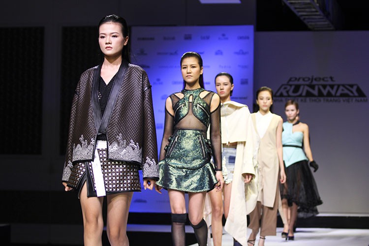 Truong Ngoc Anh tiep tuc ngoi ghe nong Project Runway Vietnam-Hinh-11